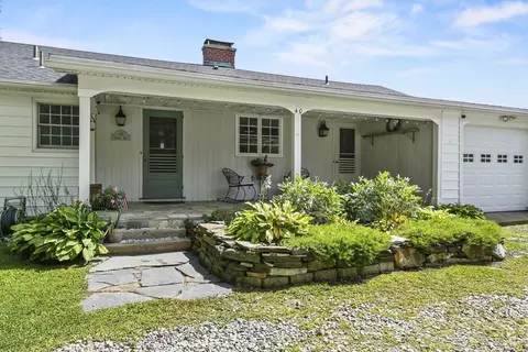 40 Churchill St, Pittsfield, MA 01201
