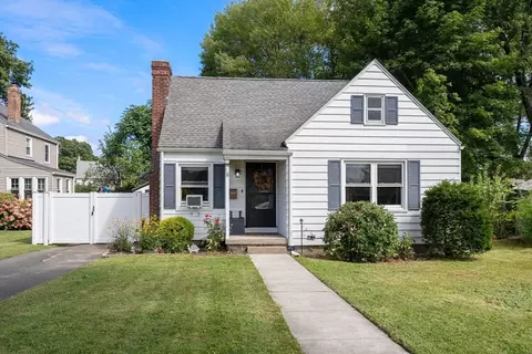 14 Alhambra Cir N, Agawam, MA 01001