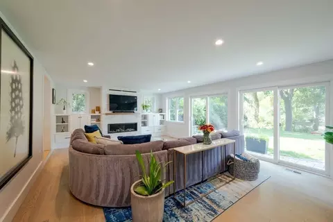 29 Water St, Natick, MA 01760