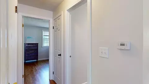 Entry Way - 4 Stratton Dr, Hudson, MA 01749 photo 2 of 5