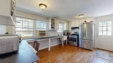 Kitchen - 4 Stratton Dr, Hudson, MA 01749 photo 2 of 3