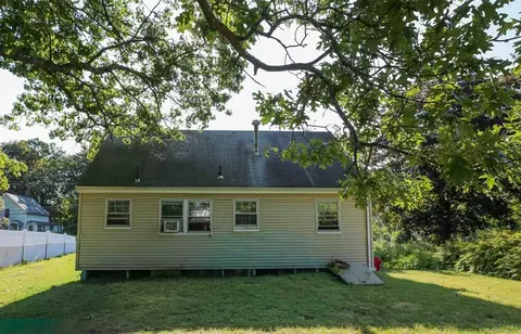 Exterior - 4 Stratton Dr, Hudson, MA 01749 photo 2 of 4