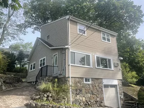 150 Windsor Ave, Swampscott, MA 01907