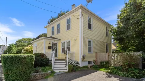 4 School St, Newburyport, MA 01950