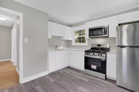 55 Pheland St, Springfield, MA 01109 photo 9