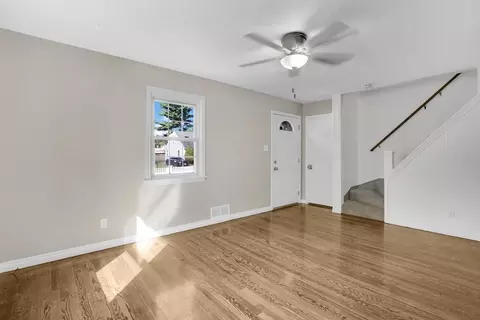 55 Pheland St, Springfield, MA 01109 photo 6