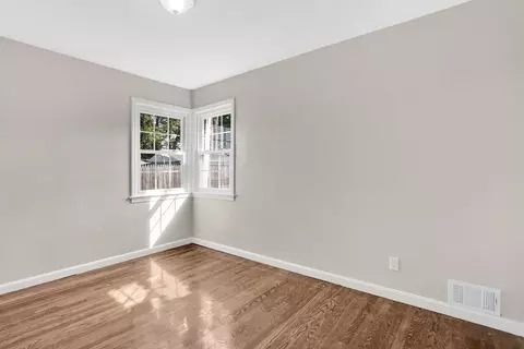 55 Pheland St, Springfield, MA 01109 photo 14