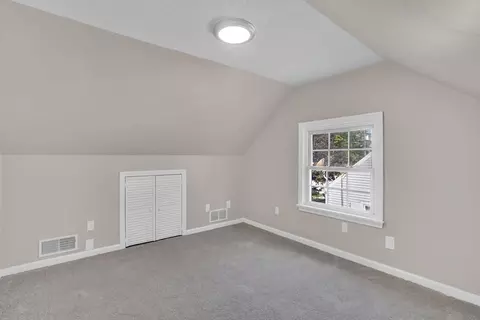 55 Pheland St, Springfield, MA 01109 photo 18