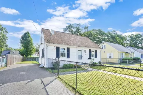55 Pheland St, Springfield, MA 01109 photo 3
