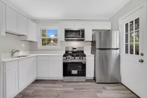 55 Pheland St, Springfield, MA 01109 photo 12