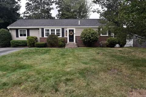 369 Pond St, Rockland, MA 02370