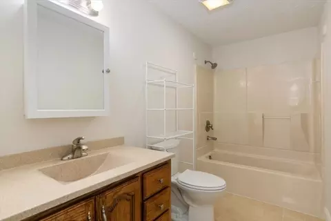 Bath - 7 Jade St, Methuen, MA 01844 photo 1 of 1