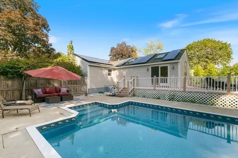 Exterior - 7 Jade St, Methuen, MA 01844 photo 2 of 12