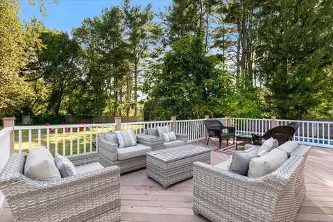 Exterior - 7 Jade St, Methuen, MA 01844 photo 6 of 12