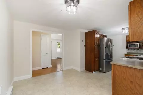 Entry Way - 7 Jade St, Methuen, MA 01844 photo 2 of 4