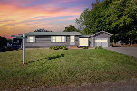 19 Girouard Ave, Southbridge, MA 01550
