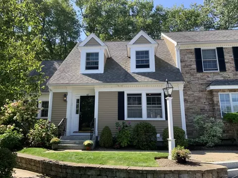 4 Derby Ln #F, Salisbury, MA 01952
