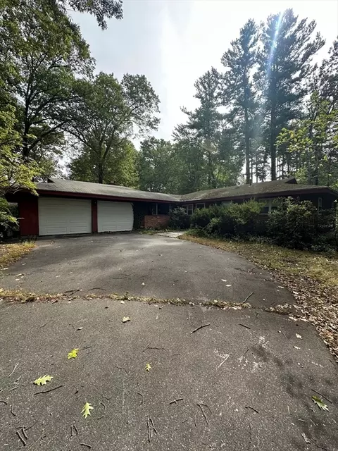 8 Topeka, Chelmsford, MA 01824