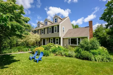 34 New Bridge St, Hingham, MA 02043