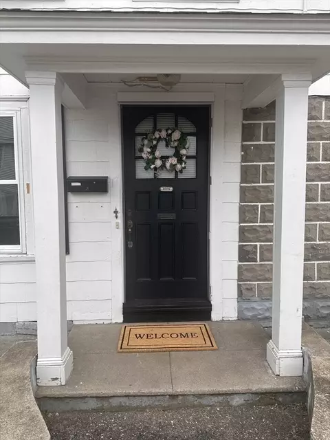 17 Cady St, Lowell, MA 01852