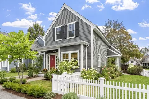 27 Pine St, Concord, MA 01742