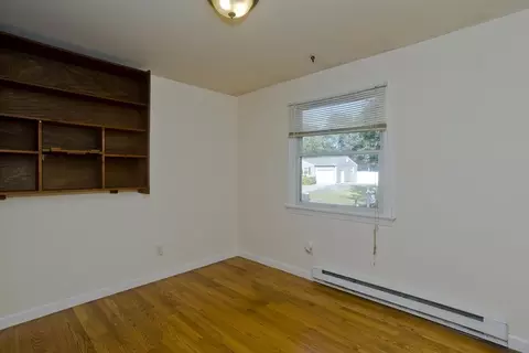 Bedroom - 68 Saffron Cir, Springfield, MA 01129 photo 5 of 8