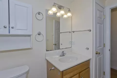 Bath - 68 Saffron Cir, Springfield, MA 01129 photo 2 of 3
