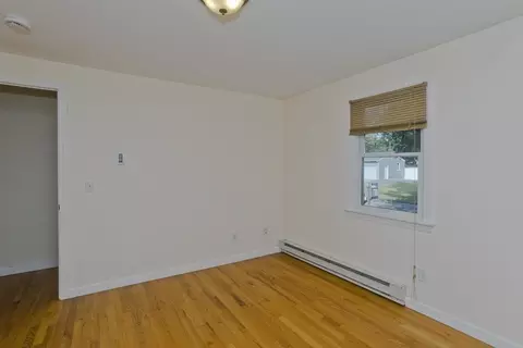 Bedroom - 68 Saffron Cir, Springfield, MA 01129 photo 2 of 8
