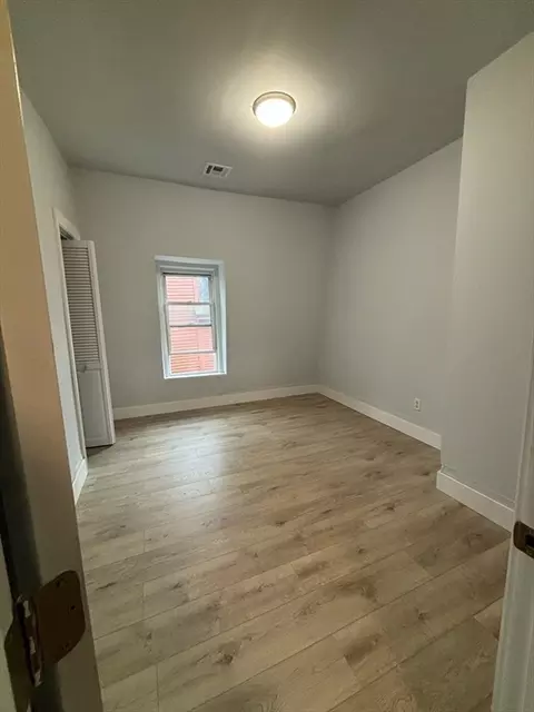 7 Winthrop St, Worcester, MA 01604 photo 12