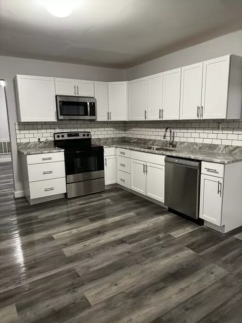 7 Winthrop St, Worcester, MA 01604 photo 2