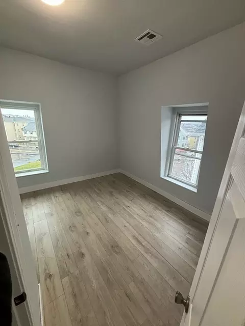 7 Winthrop St, Worcester, MA 01604 photo 5