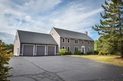 98 Coburn Rd, Berlin, MA 01503