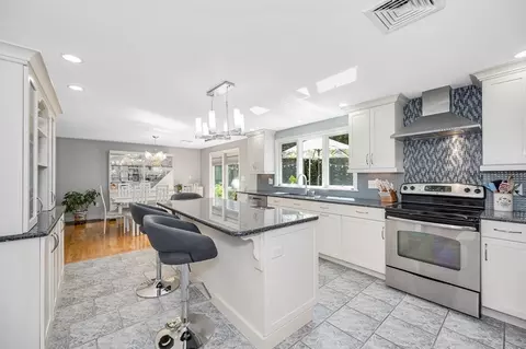 66 Colburn Rd, Reading, MA 01867 photo 5