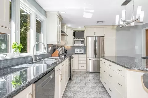66 Colburn Rd, Reading, MA 01867 photo 7