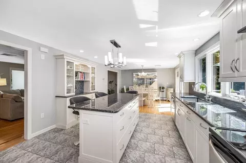 66 Colburn Rd, Reading, MA 01867 photo 6