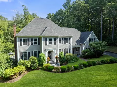 9 Wentworth Dr, Southborough, MA 01772