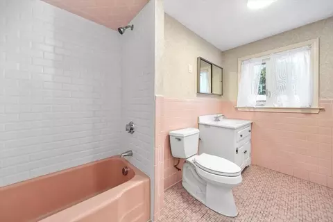 Bath - 4 Richard Rd, Hingham, MA 02043 photo 1 of 2