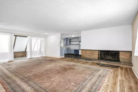 Living - 4 Richard Rd, Hingham, MA 02043 photo 3 of 5