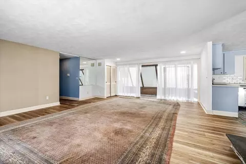 Living - 4 Richard Rd, Hingham, MA 02043 photo 2 of 5