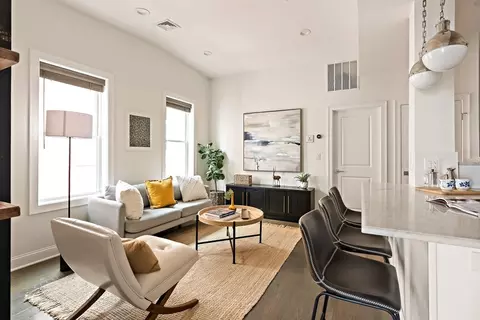 18 Chelsea St #3, Boston, MA 02128