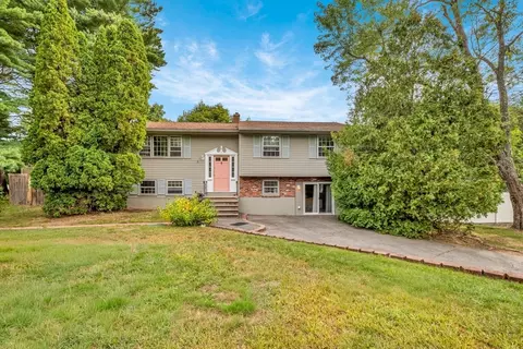 1 Howe St, Ipswich, MA 01938