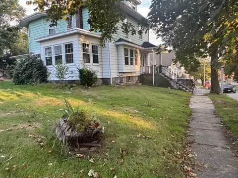 91 Standish St, Worcester, MA 01604 photo 2
