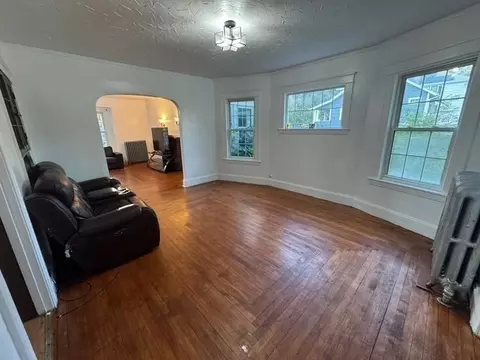 91 Standish St, Worcester, MA 01604 photo 5