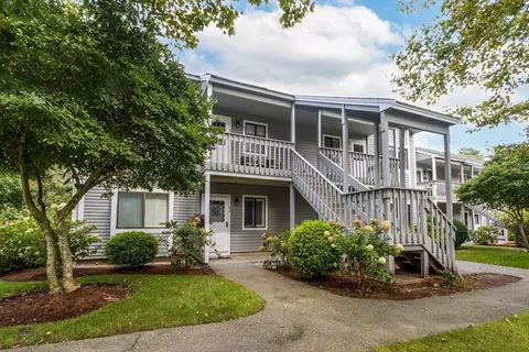 49 Eaton Ln #10, Brewster, MA 02631