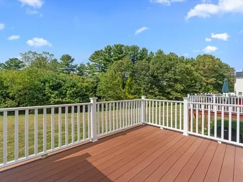 Exterior - 24 Coldspring Dr #B, Sutton, MA 01590 photo 3 of 8