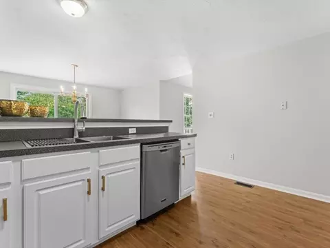 Kitchen - 24 Coldspring Dr #B, Sutton, MA 01590 photo 3 of 4