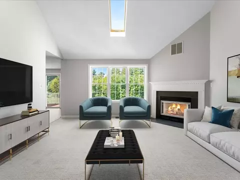 Living - 24 Coldspring Dr #B, Sutton, MA 01590 photo 2 of 6