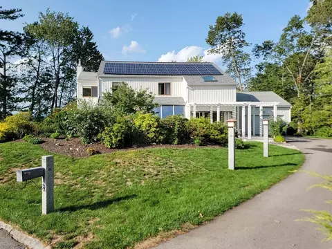 30 Clearview Dr, Nashua, NH 03062