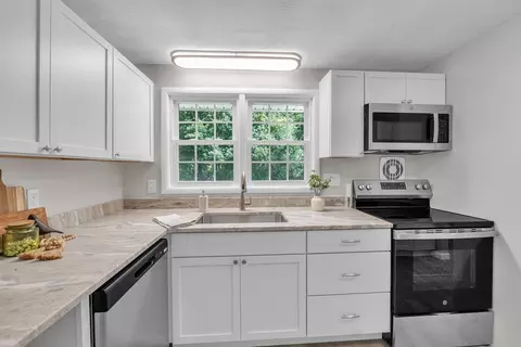 33 Ruthellen Rd, Framingham, MA 01701 photo 14
