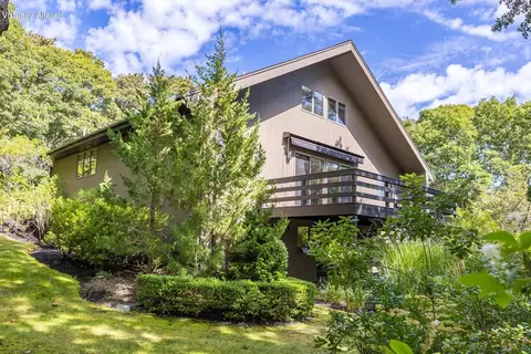 7 Fishermans Rd, Truro, MA 02666